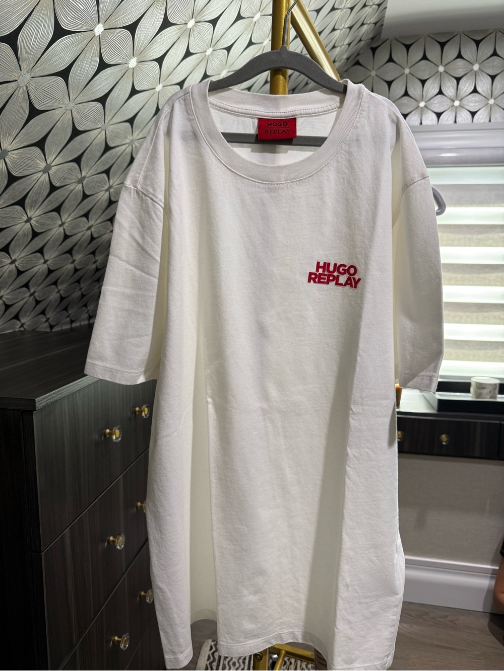 HUGO White Tee with Red Replay Tag
